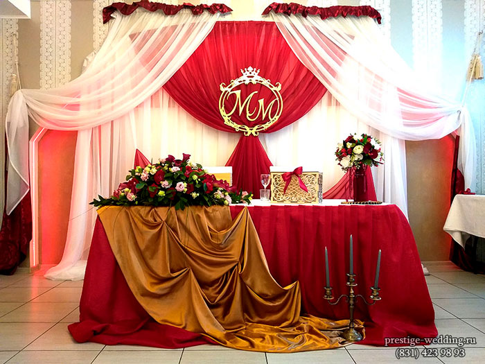 Оформление свадебного зала в цвете марсала