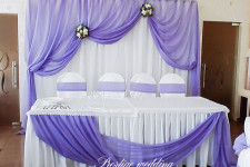 Оформление стола молодоженов фиолетовым цветом